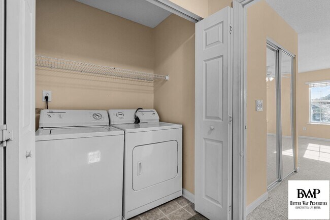 Building Photo - 233 Rosebrook Dr