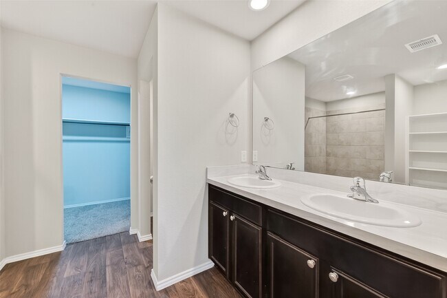 Building Photo - 20926 Belmont Village Wy