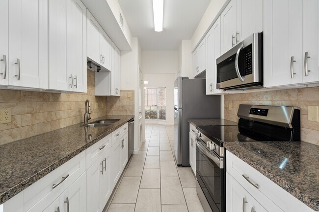 Building Photo - 600 Wilcrest Dr