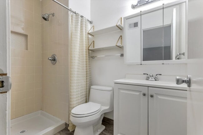 Building Photo - San Jose 4 Bedroom with Solar Power & Central A/C