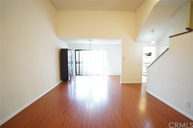 Building Photo - 1012 S Marengo Ave