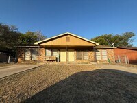 Building Photo - 1506 Indian Trail