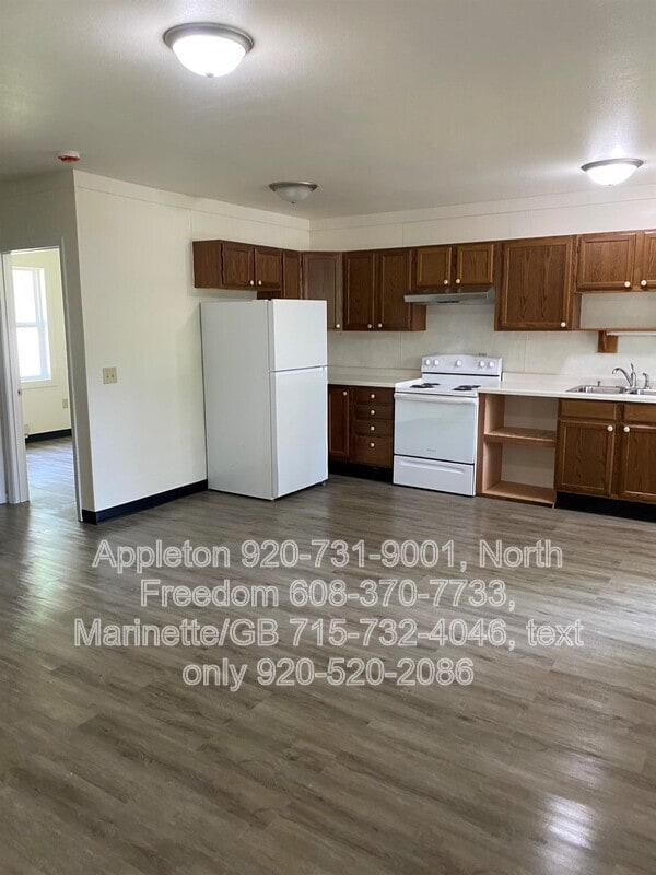 Building Photo - S7559 US-12