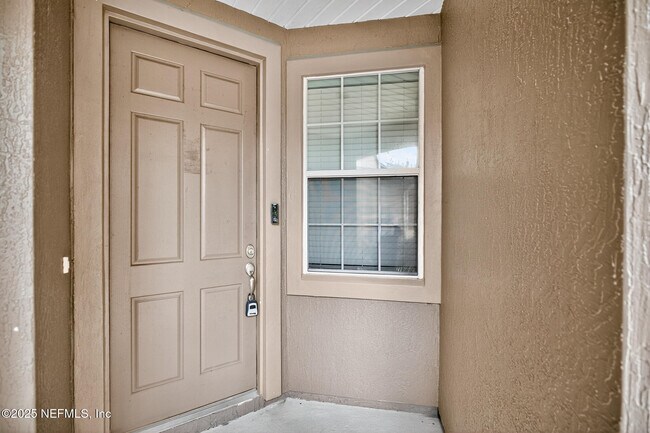 Building Photo - 3880 Buckthorne Dr