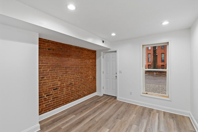 Building Photo - 458 Federal St