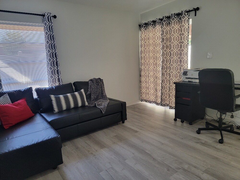 Building Photo - 2056 Sunset Point Rd