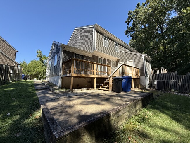 Building Photo - 210 Susan Dr