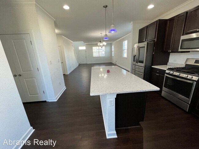 Building Photo - 4 br, 3.5 bath House - 1700 Paulet Drive