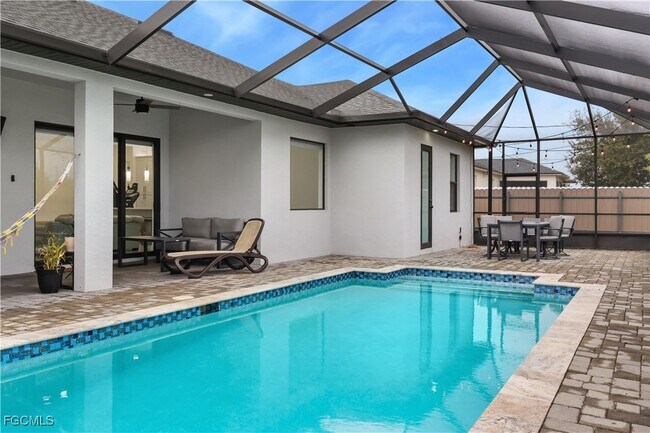 Building Photo - 331 NE 7th St