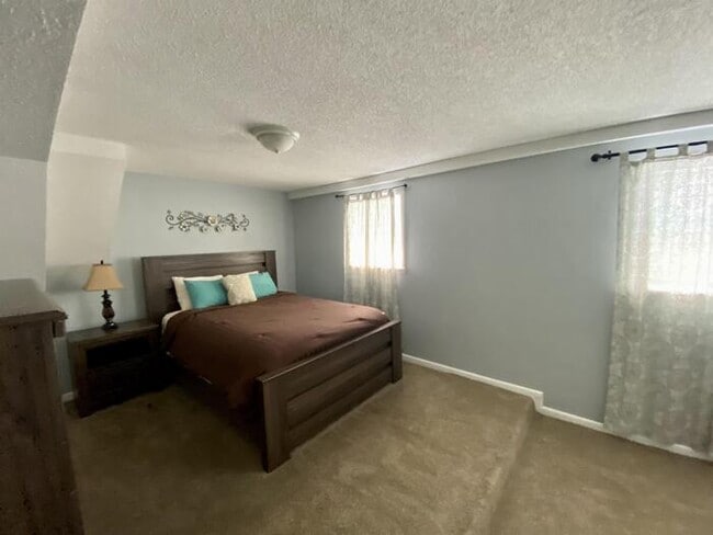 Building Photo - 3704 Timbercrest Dr NW