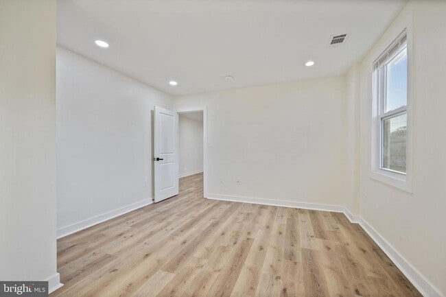 Building Photo - 555 S Marlyn Ave