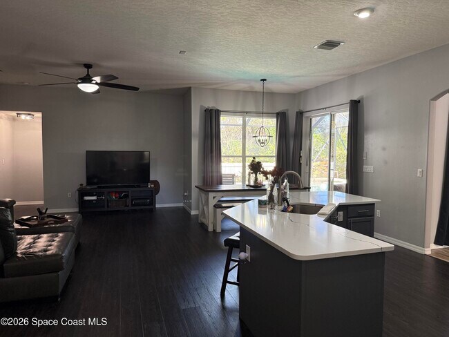 Building Photo - 110 Ridgemont Cir SE