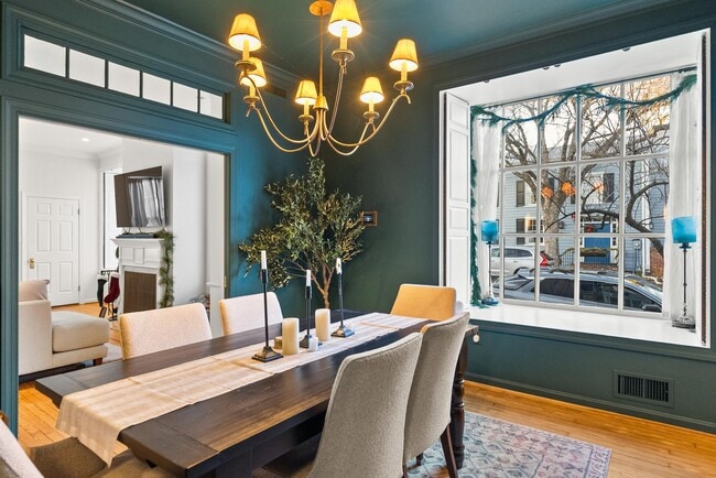 Building Photo - 400 S Lee St