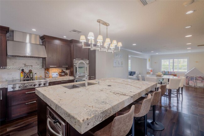 Building Photo - 8500 SW 70th St