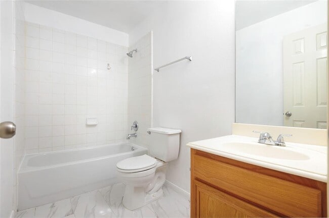 Building Photo - 7103 Bryton Park Dr
