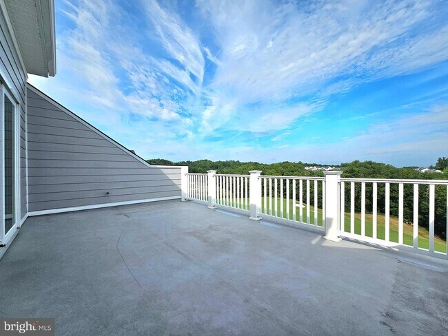 Building Photo - 17235 Branched Oak Rd