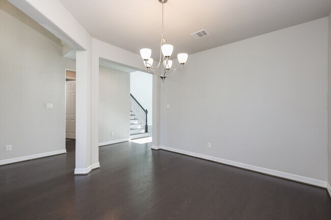 Building Photo - 2119 Stargrass Dr