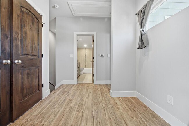 Building Photo - 1125 Walton Ln