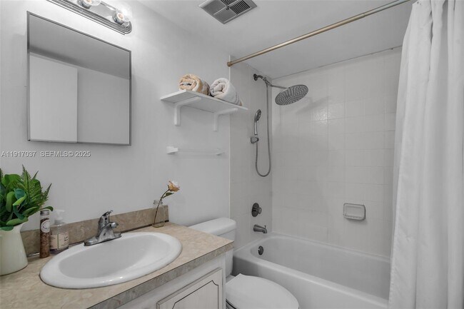 Building Photo - 575 Crandon Blvd