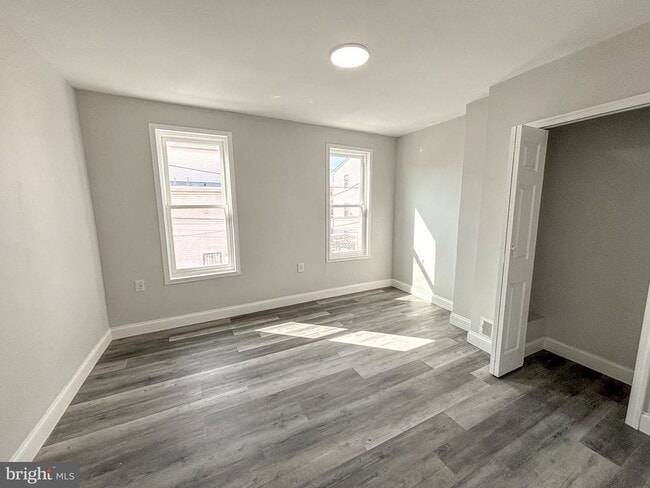 Building Photo - 1143 S Mole St