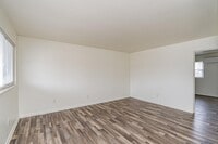 Building Photo - 209 N Woodland Dr