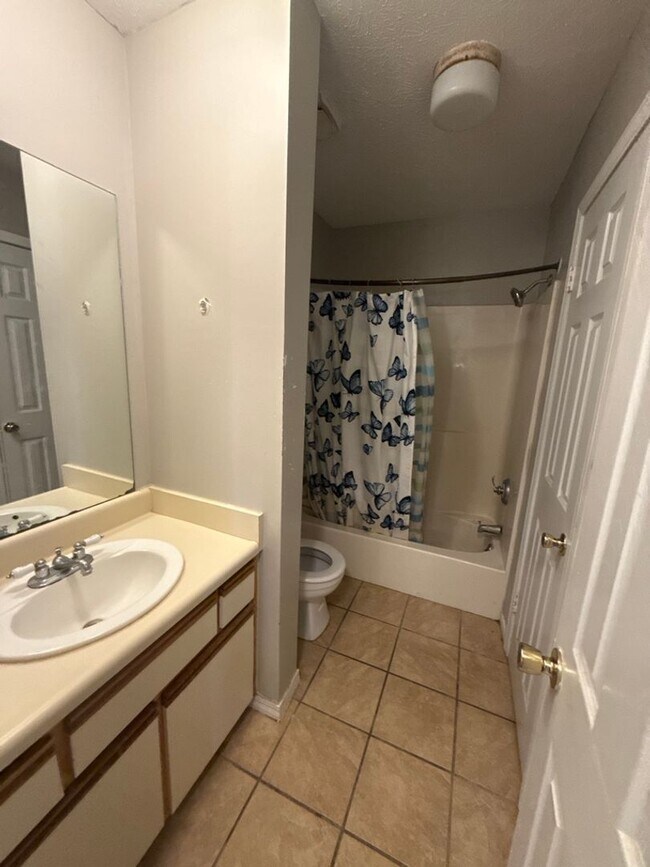 Building Photo - For Rent! Beautiful 2BA/1.5BR Townhome in Gulf Highlands!