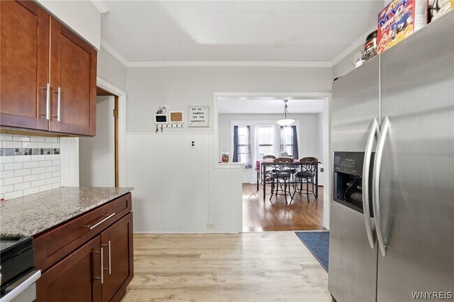 Building Photo - 226 Tacoma Ave