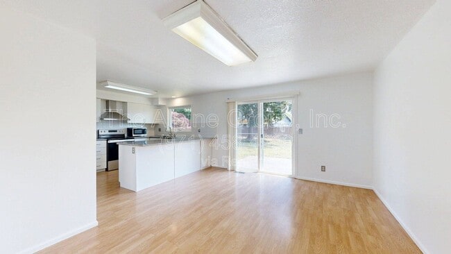 Building Photo - 2314 SE 53rd Ave