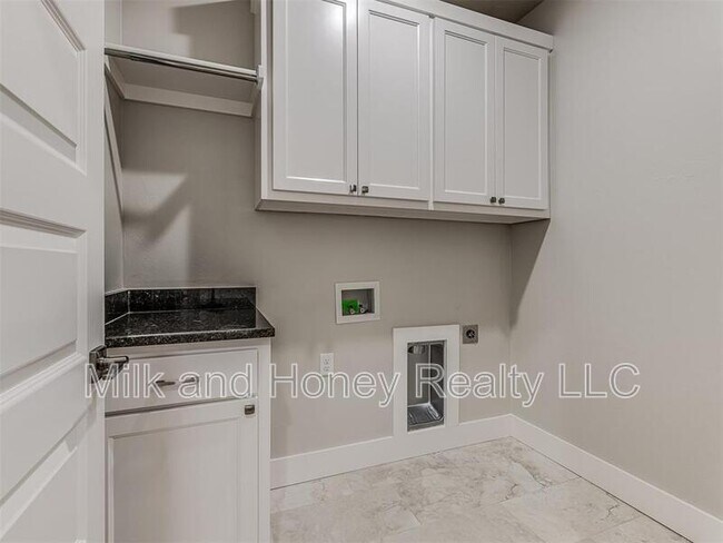 Building Photo - 4308 Luke Ln