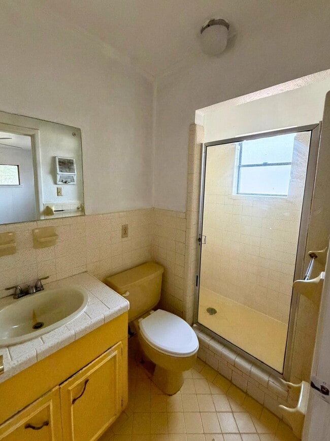 Building Photo - 1202 E San Carlos St