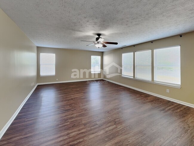 Building Photo - 1376 Blue Ridge Ln