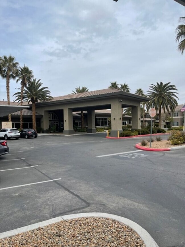 Building Photo - Warm Springs #2180
