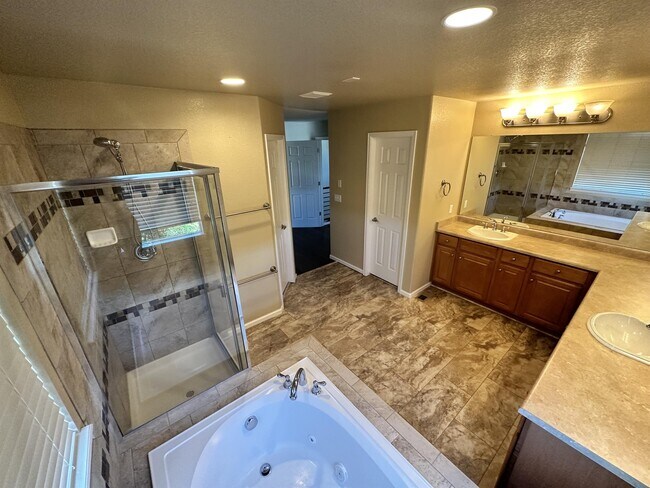 Building Photo - 8361 Briar Trace Way