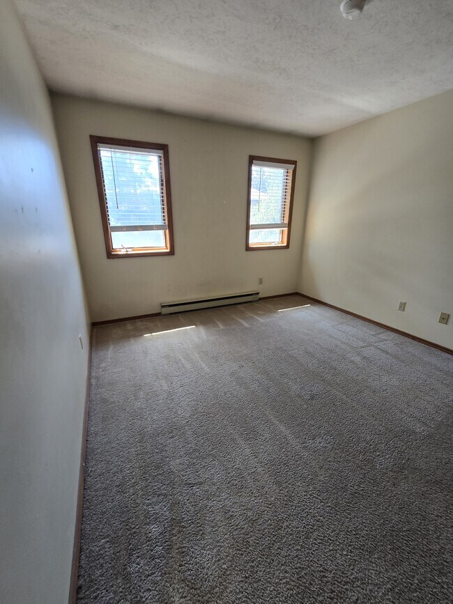 Building Photo - 1611 W Koch St