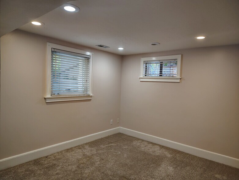 Building Photo - 1448 E 900 S