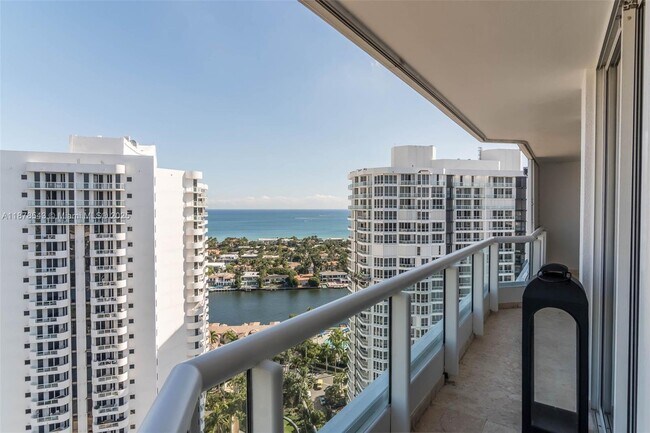 Building Photo - 21205 Yacht Club Dr