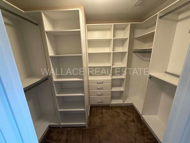 Building Photo - FANTASTIC 3 BEDROOM, 2.5 BATHROOM HOME IN S. KNOXVILLE!!