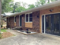 Building Photo - 23 Moore Ave