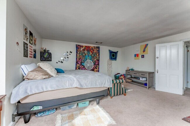 Building Photo - 759 Snider St