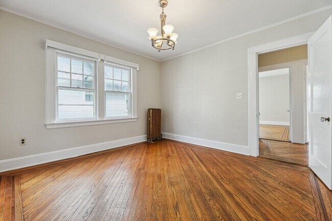 Building Photo - 40 Brookfield Rd