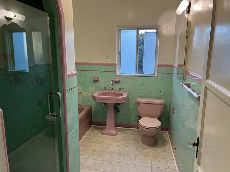 Upstairs bathroom - 5314 W 8th St