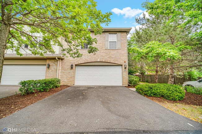 Primary Photo - 2047 Ivy Ridge Dr