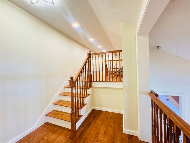 Building Photo - 237 South St