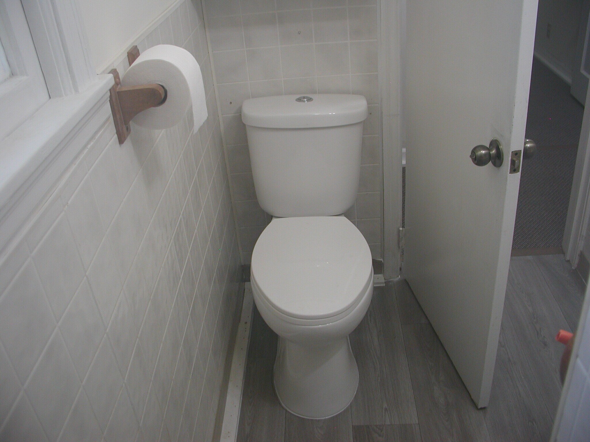 Building Photo - 241 E Ronning Ave