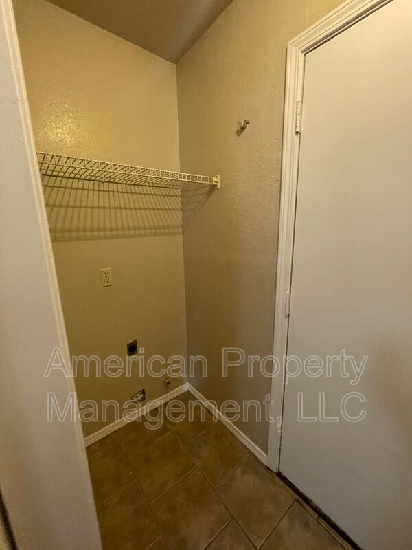 Building Photo - 9804 N 107th E Ave