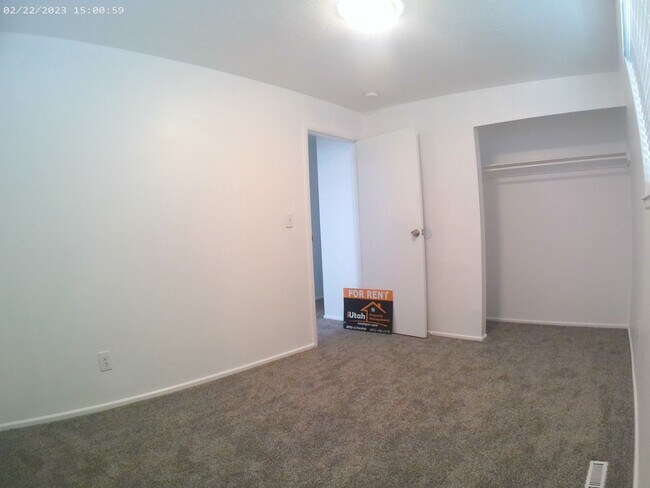 Building Photo - 718 30th St