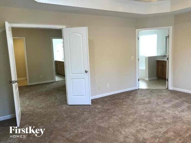 Building Photo - 1988 Sinclair Trce