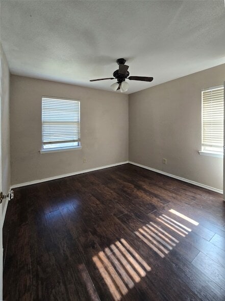 Building Photo - 8307 Bunche Dr