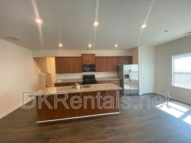 Building Photo - 135 Bryon Ln