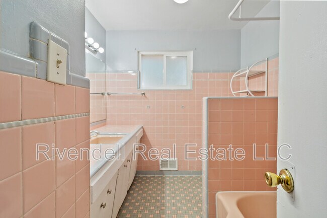 Building Photo - 1315 Winona Ct